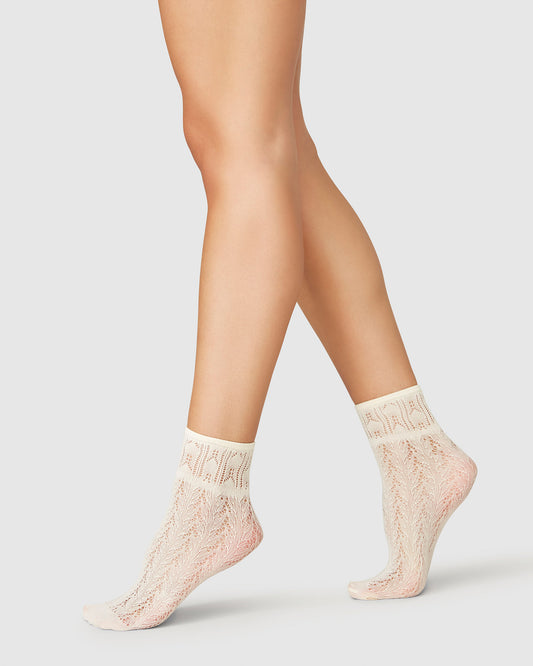 SWEDISH STOCKINGS ERICA CROCHET Socken, ivory